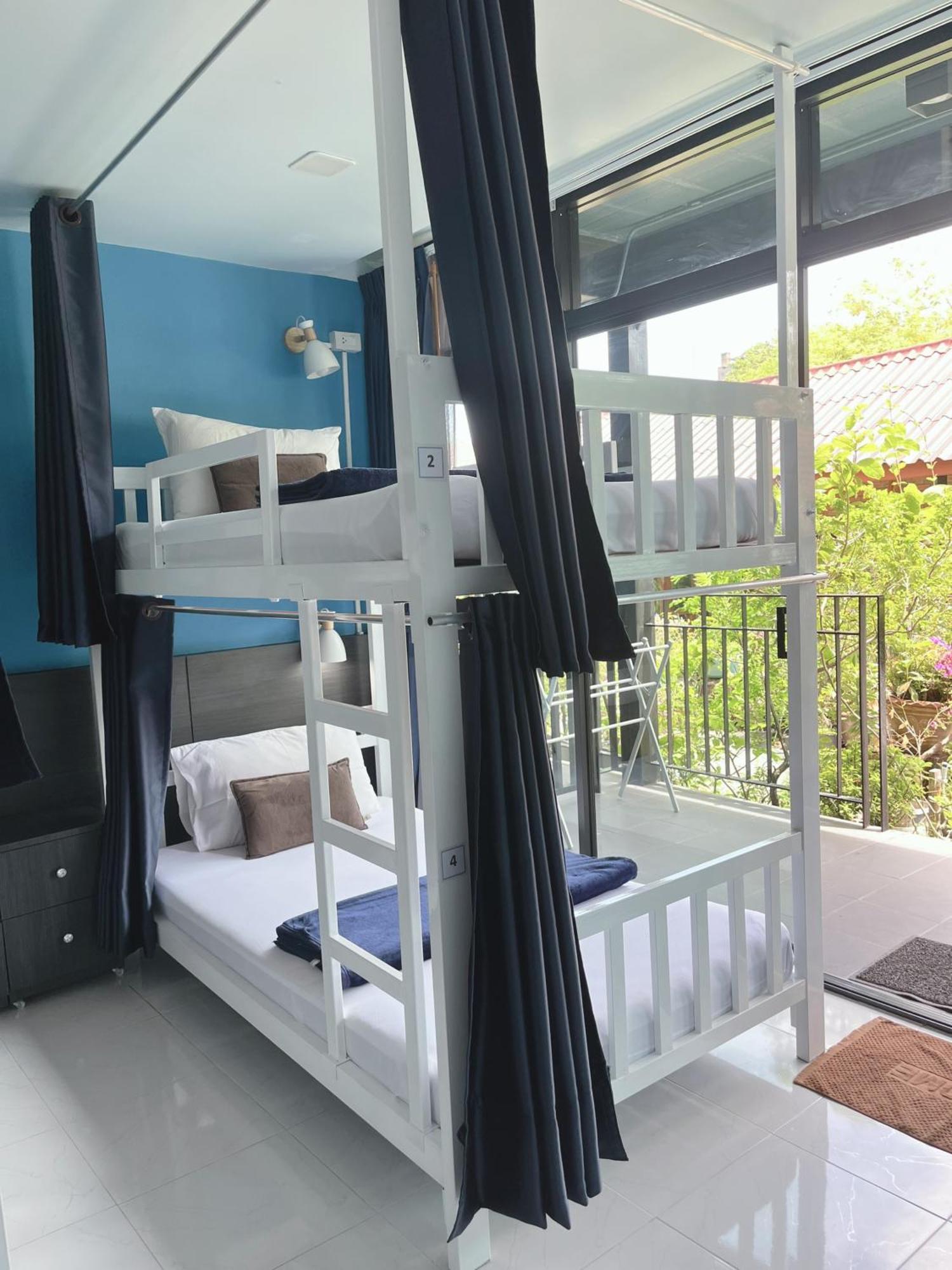Dee Dee Sea Front Hostel Phi Phi Don Exterior photo