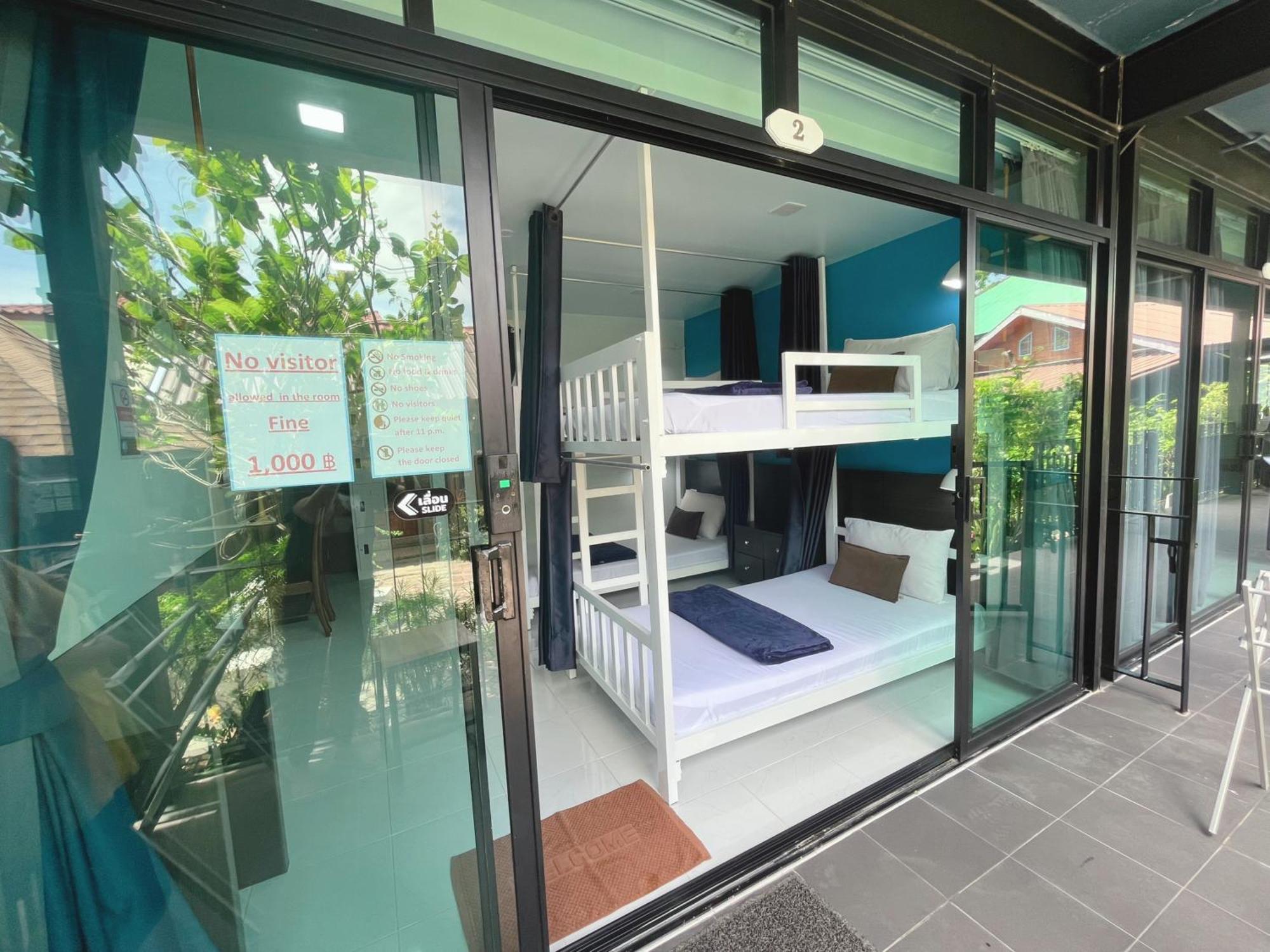 Dee Dee Sea Front Hostel Phi Phi Don Exterior photo