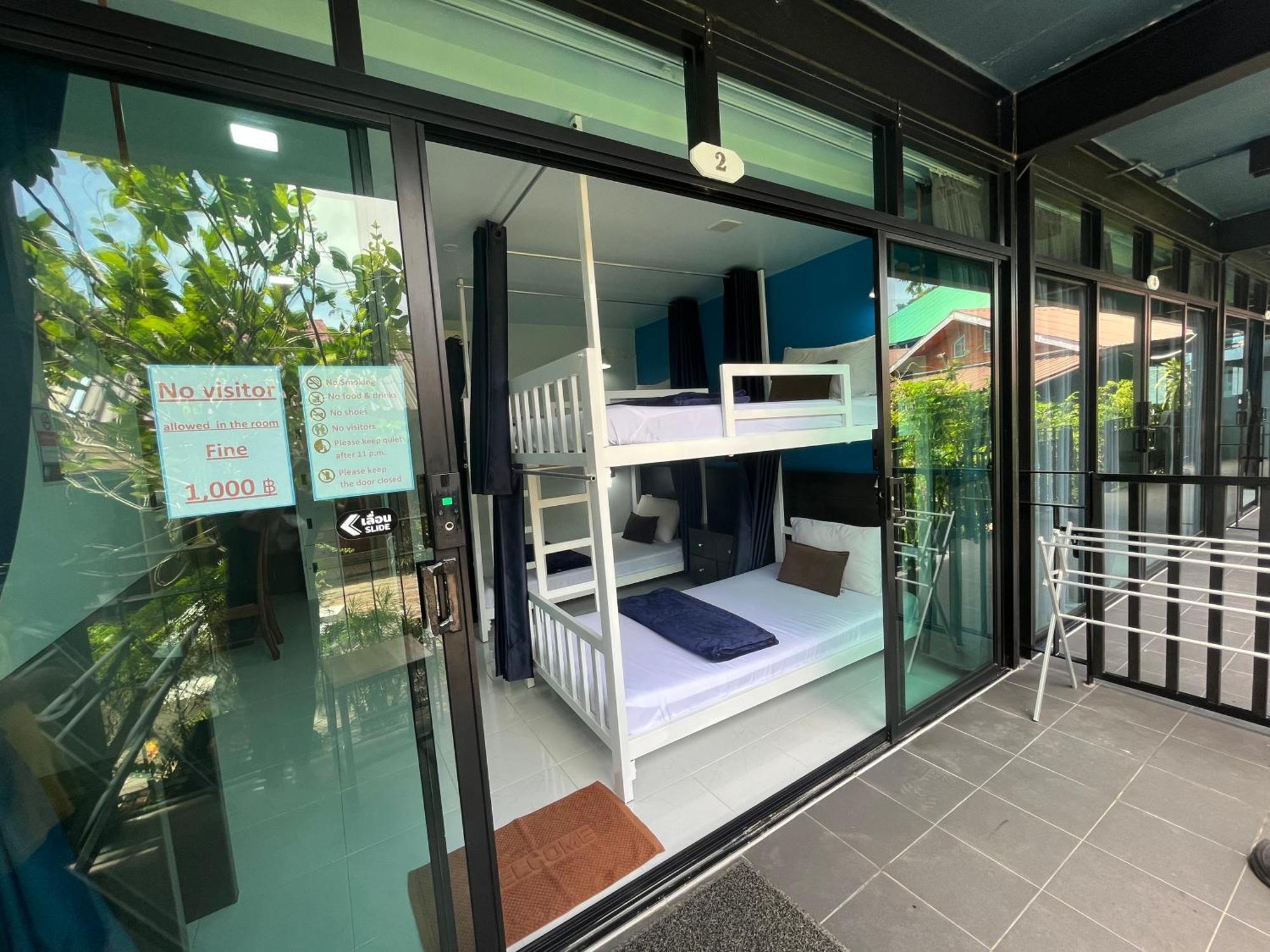 Dee Dee Sea Front Hostel Phi Phi Don Exterior photo